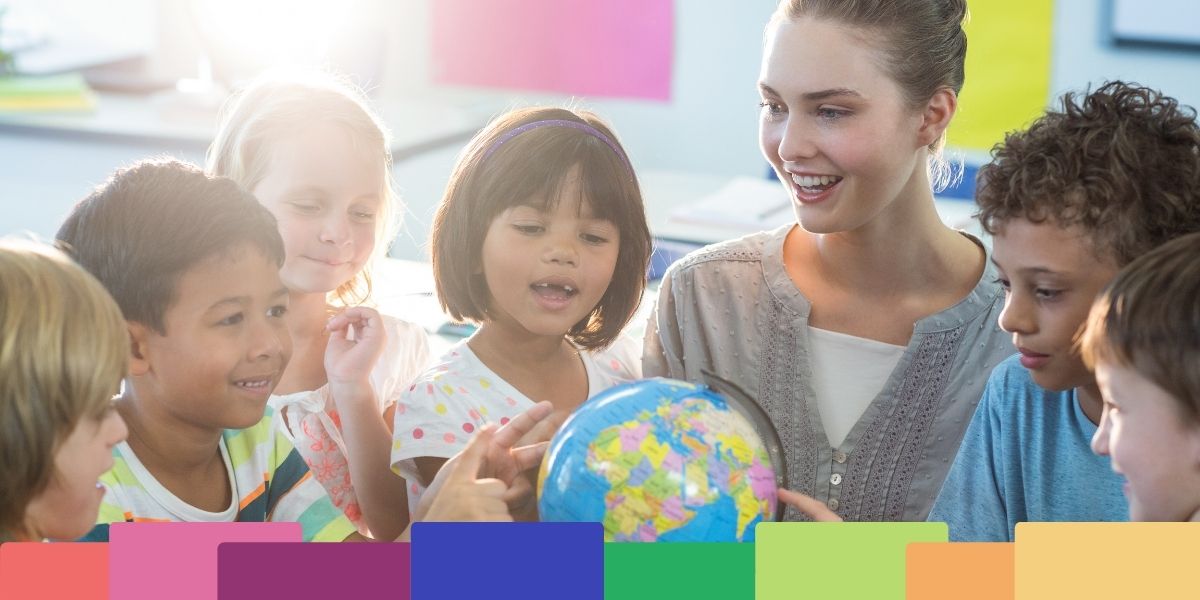 Teacher instructing children aged 3-6 in English IHVYL course International House online training